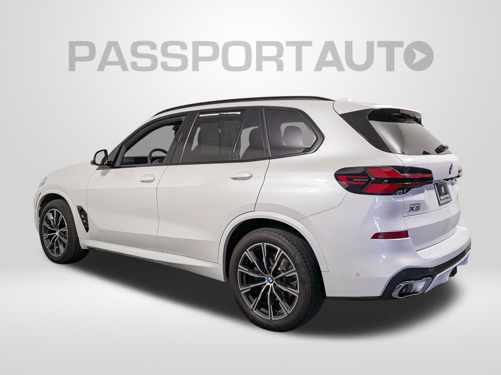 Certified 2024 BMW X5 xDrive40i w/ M Sport Package AWD/4WD image 3