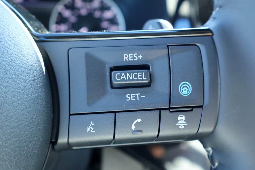 New 2025 Nissan Pathfinder SL image 11