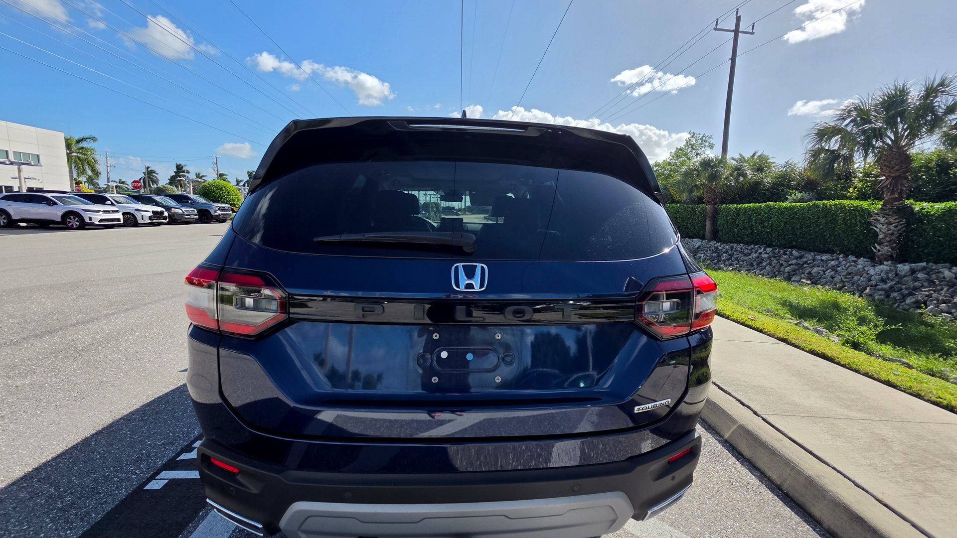 Used 2025 Honda Pilot Touring image 6
