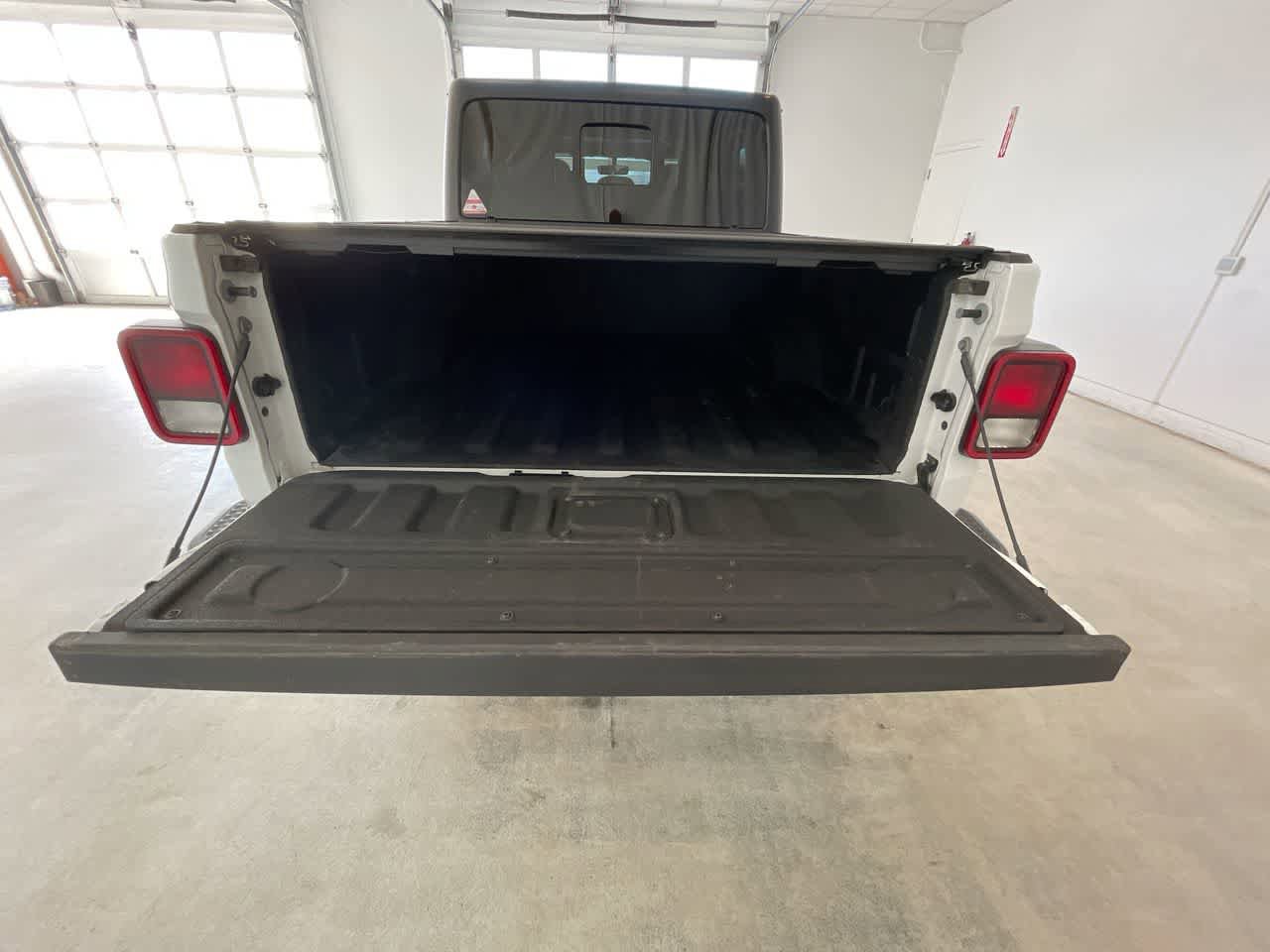 Used 2021 Jeep Gladiator Mojave AWD/4WD image 24