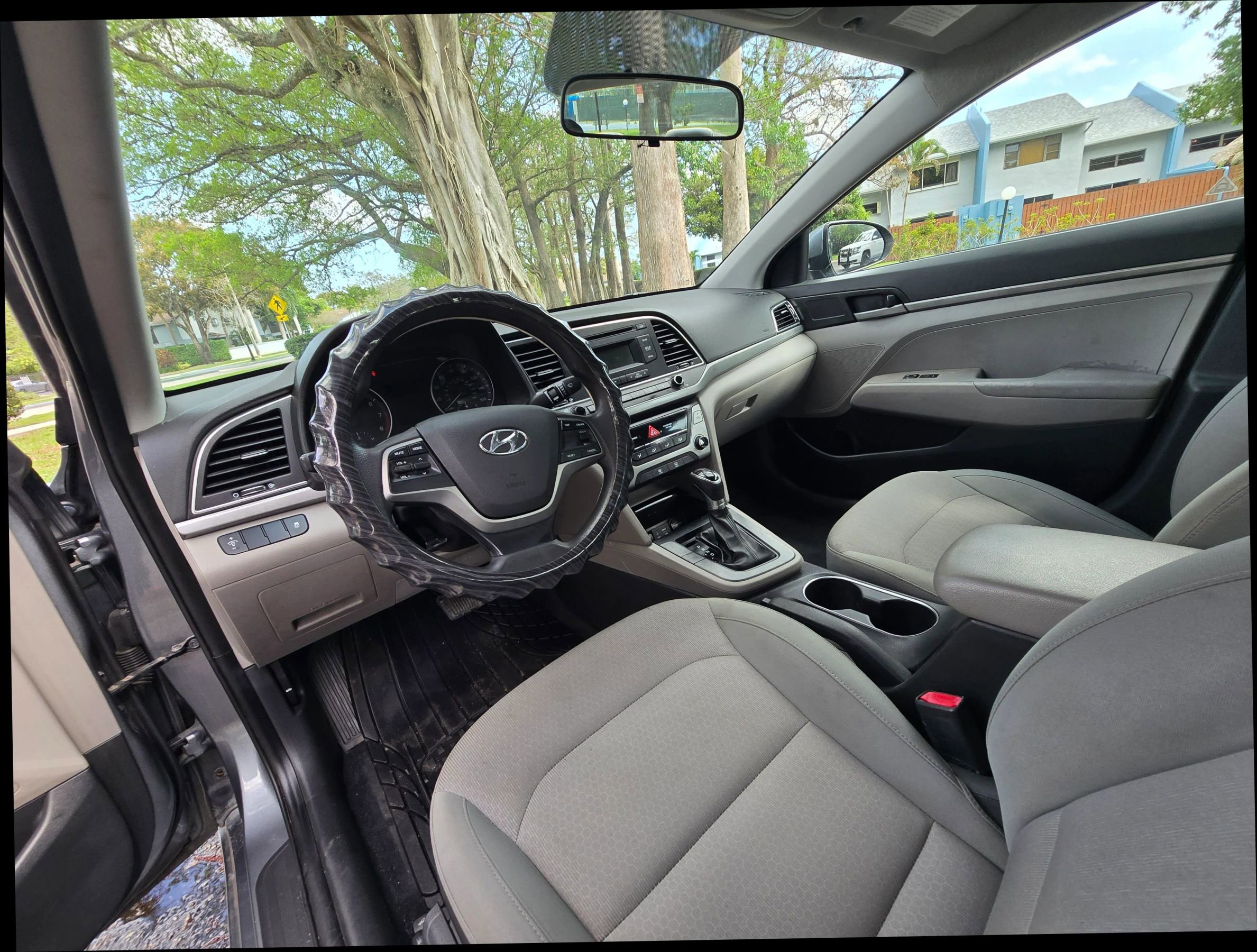 Used 2017 Hyundai Elantra SE image 10