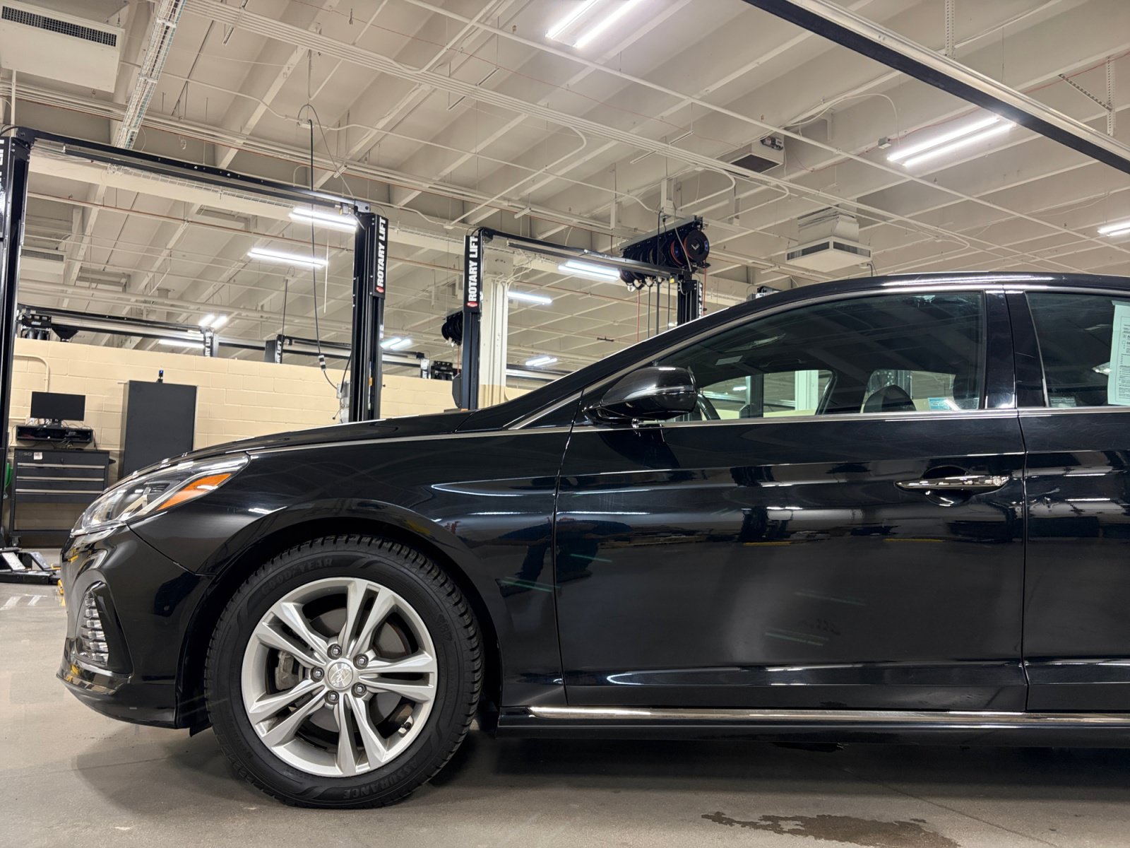 Used 2018 Hyundai Sonata Sport w/ Cargo Package FWD image 10