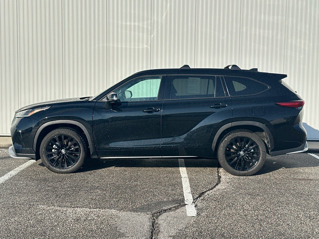 Used 2023 Toyota Highlander XSE AWD/4WD image 3