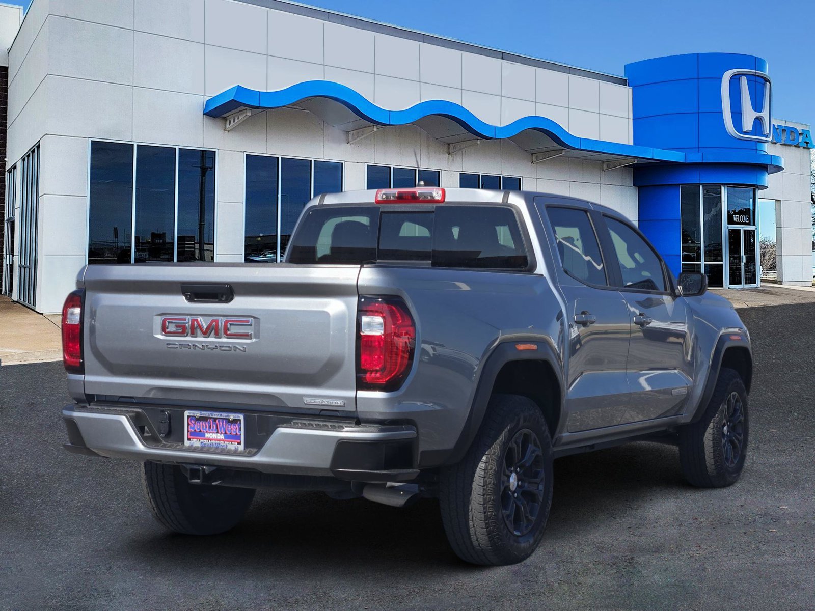 Used 2024 GMC Canyon Elevation w/ Convenience Package RWD image 5