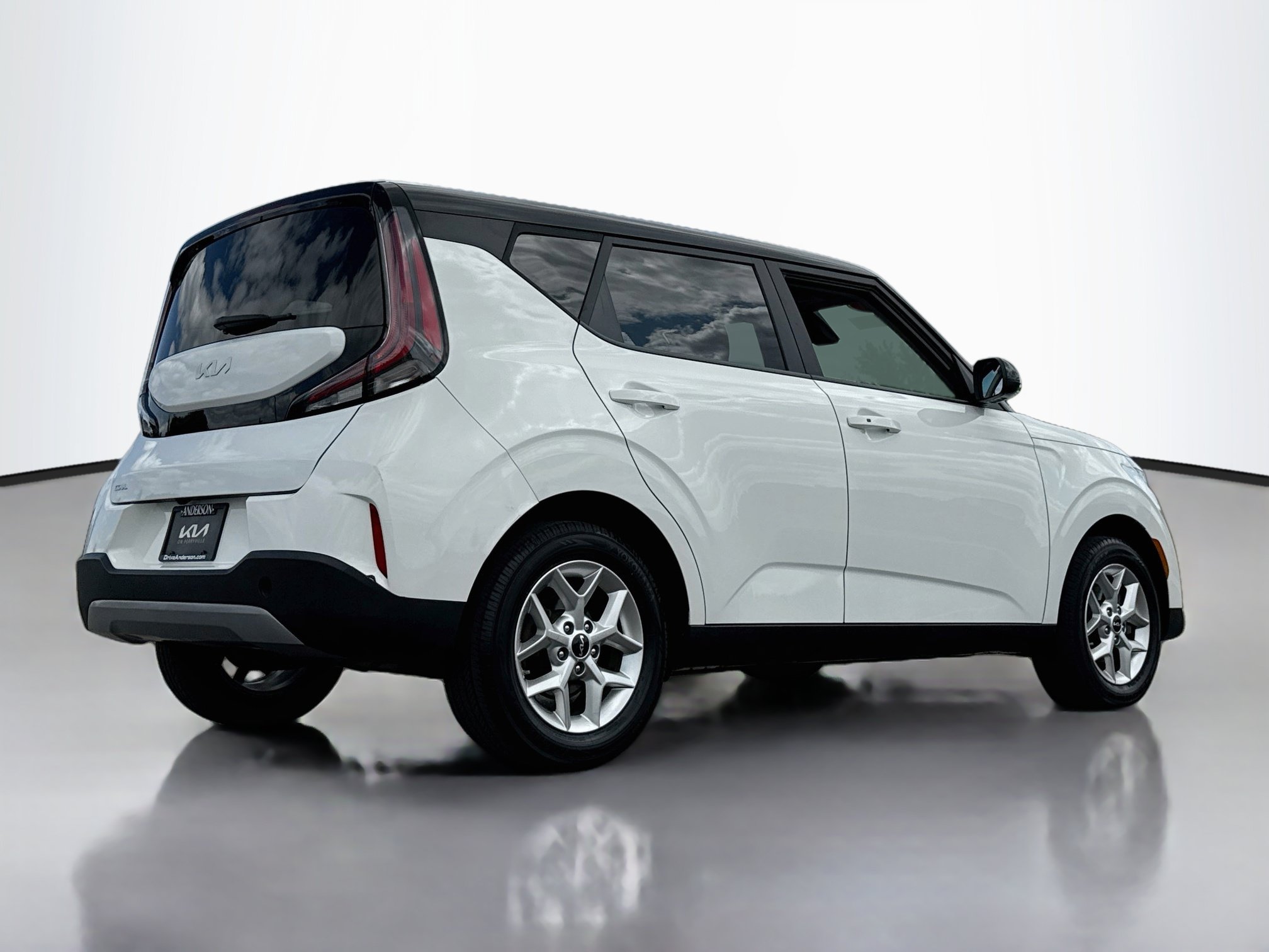 Used 2023 Kia Soul S FWD image 7