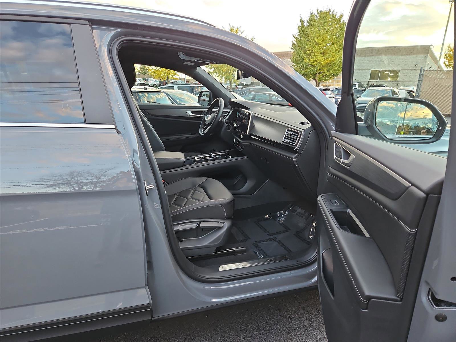 New 2026 Volkswagen Atlas Cross Sport SE image 27