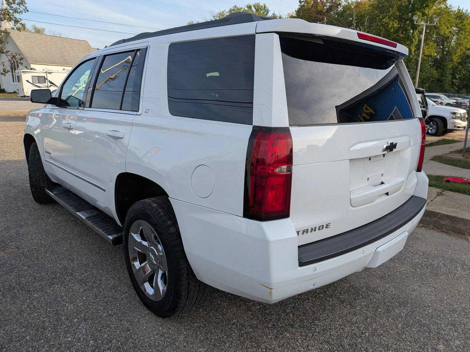 Used 2017 Chevrolet Tahoe LT w/ LT Signature Package AWD/4WD image 3