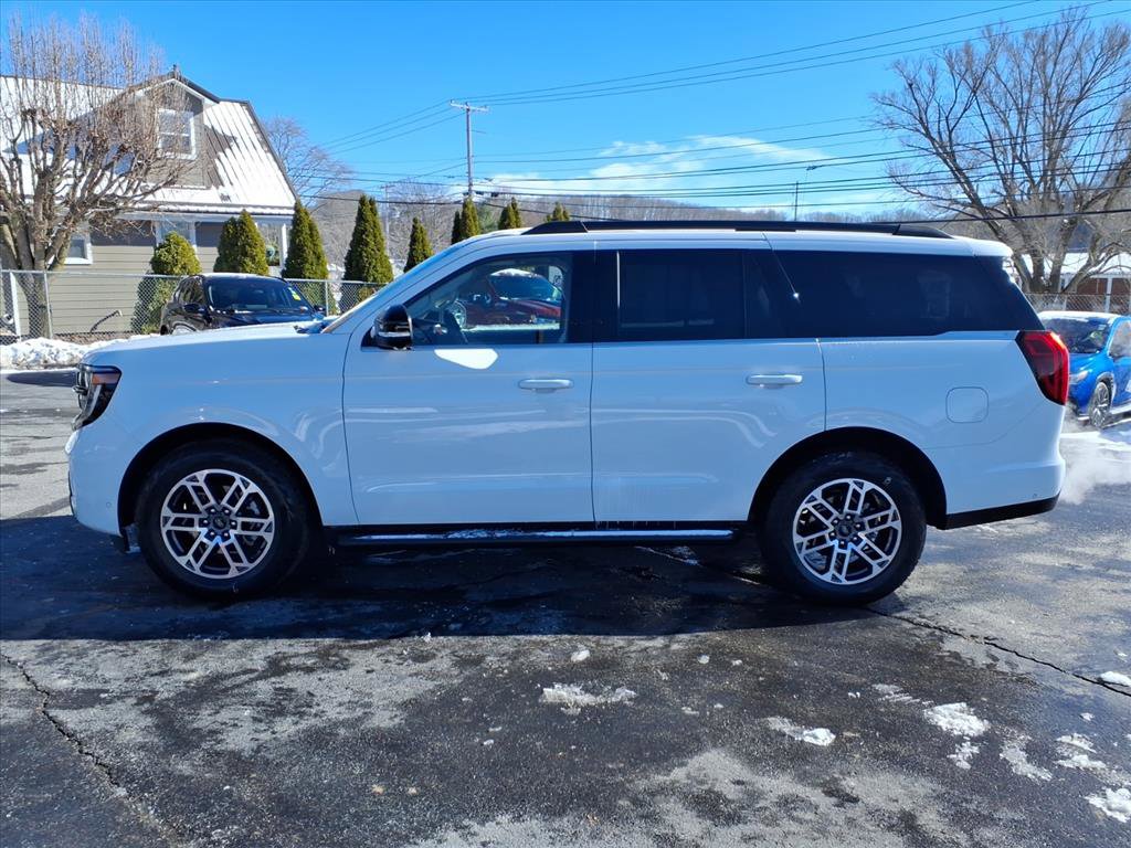 Used 2025 Ford Expedition Active image 2