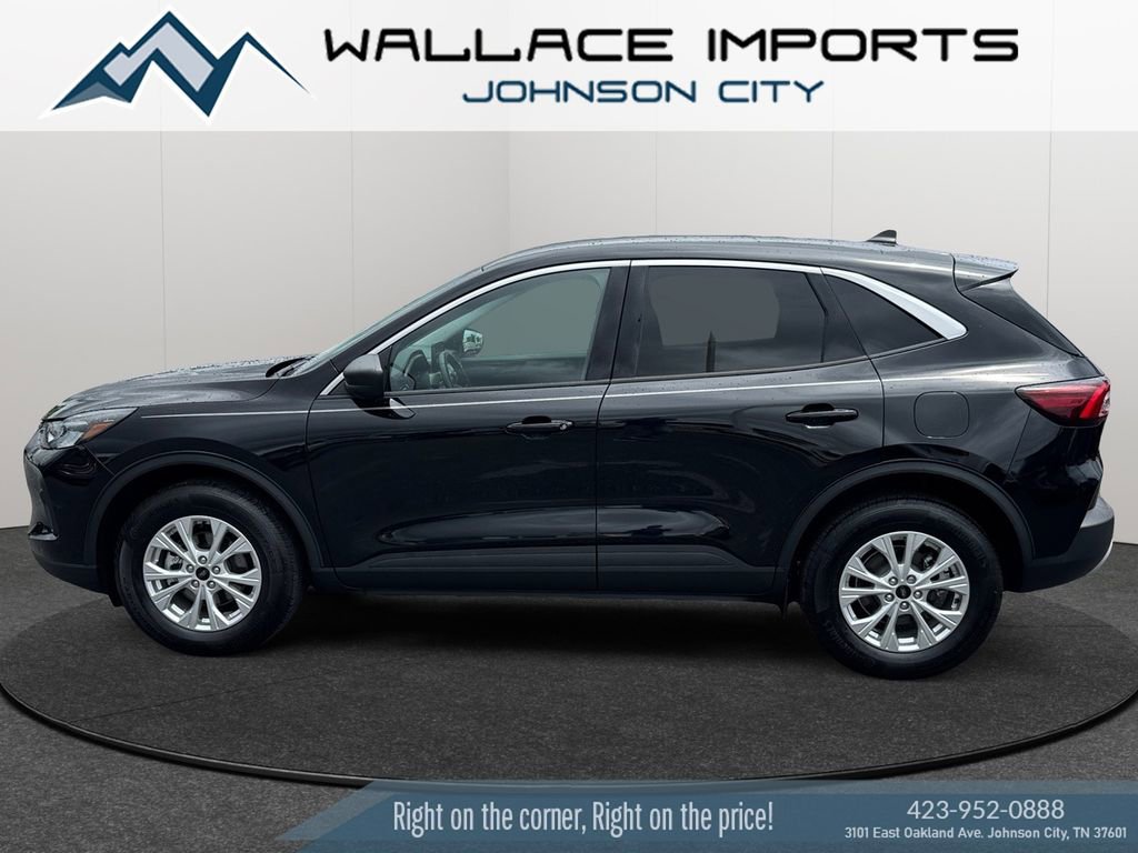 Used 2024 Ford Escape Active AWD/4WD image 1