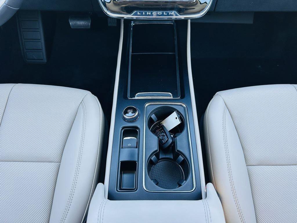 New 2026 Lincoln Corsair Premiere image 28
