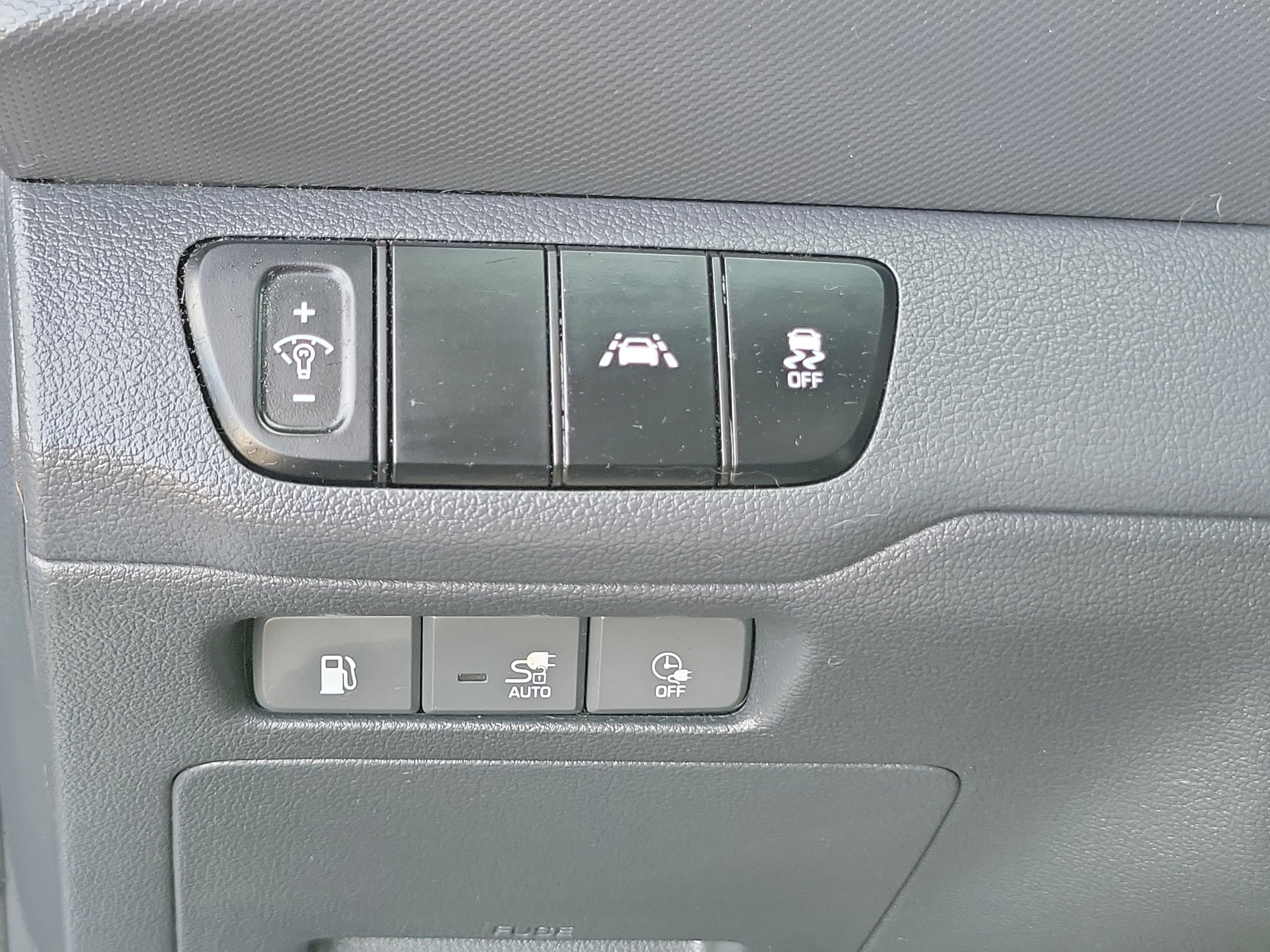 Used 2022 Hyundai Ioniq SE FWD image 19