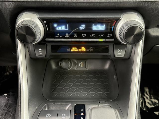 Certified 2025 Toyota RAV4 LE image 28