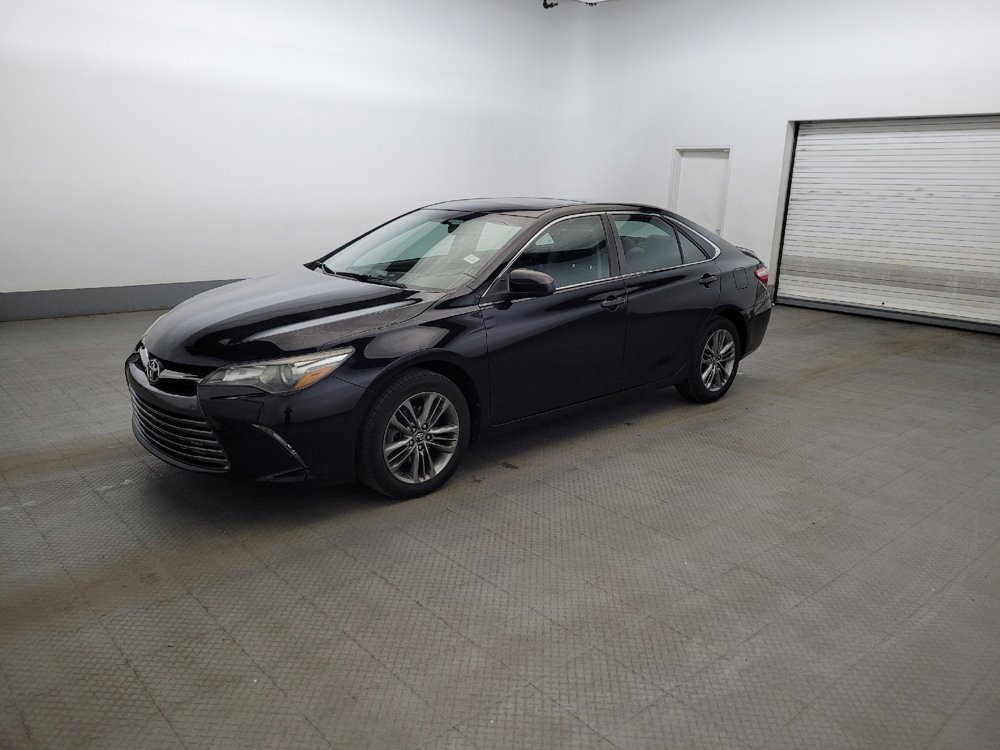 Used 2016 Toyota Camry SE w/ Moonroof Package FWD image 2
