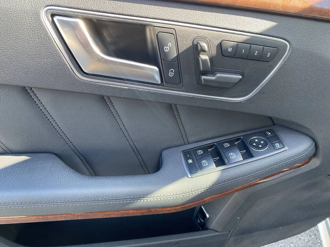 Used 2013 Mercedes-Benz E 350 4MATIC Sedan image 8
