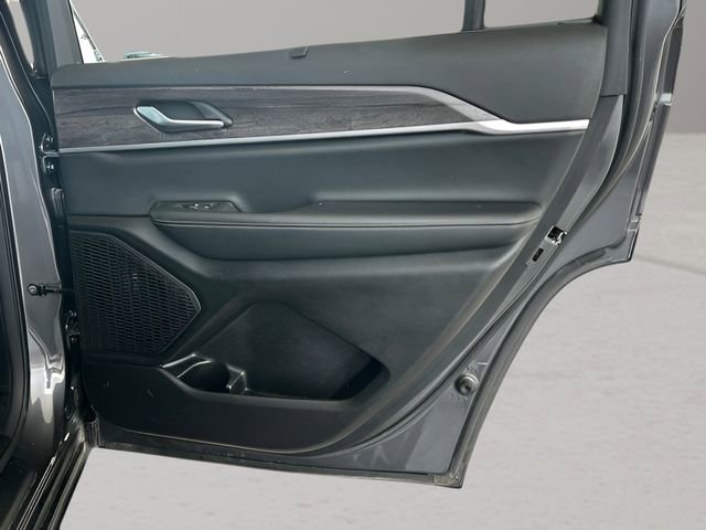 Used 2024 Jeep Grand Cherokee L Limited w/ Luxury Tech Group II image 45