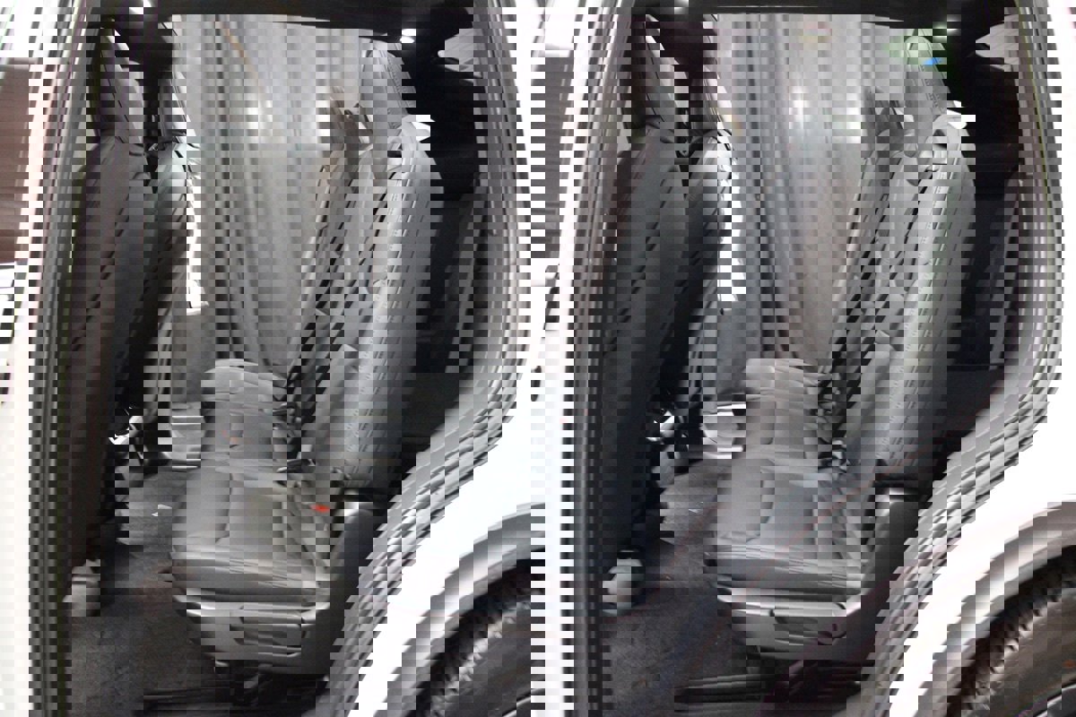 Used 2023 Tesla Model X 7 Seater AWD Driving Com 4 image 33