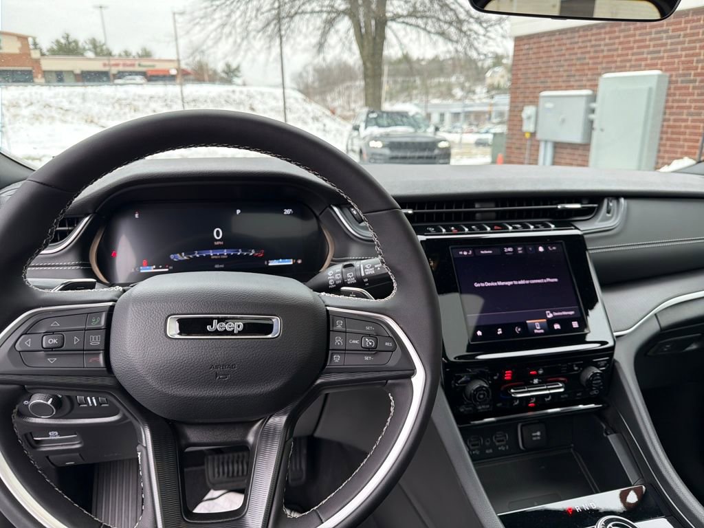 New 2025 Jeep Grand Cherokee L Laredo w/ Luxury Tech Group I image 15