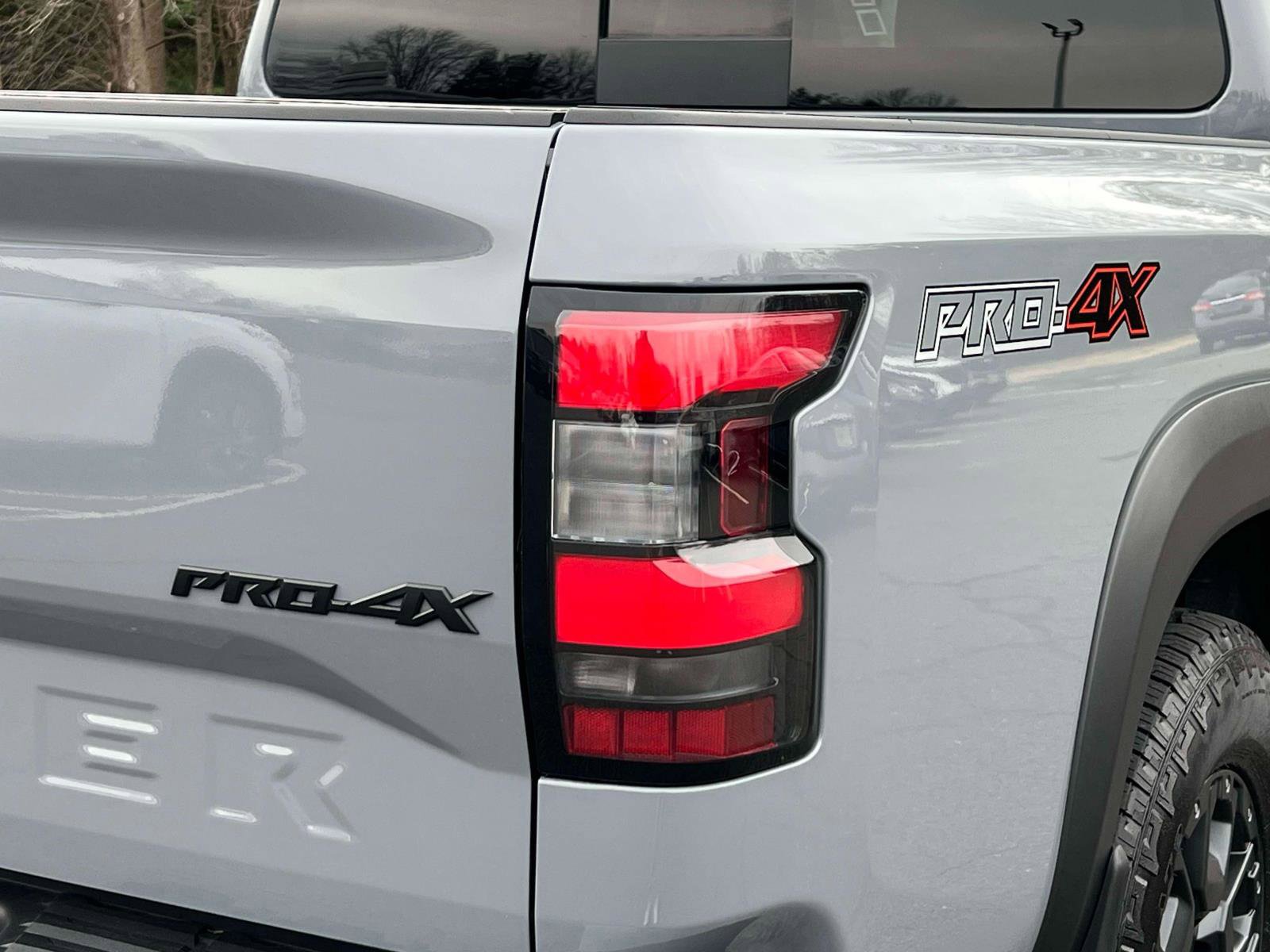 Used 2024 Nissan Frontier PRO-4X w/ Pro Premium Package image 8