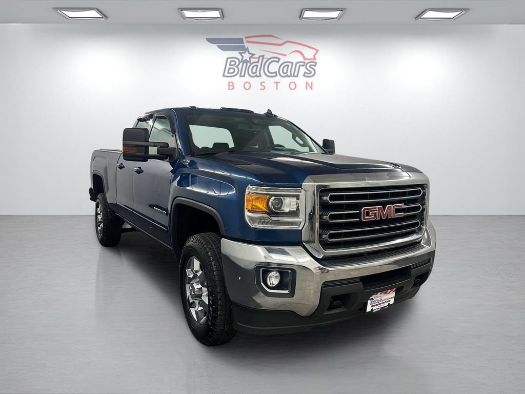 Used 2019 GMC Sierra 2500 SLE w/ SLE Preferred Package AWD/4WD image 3