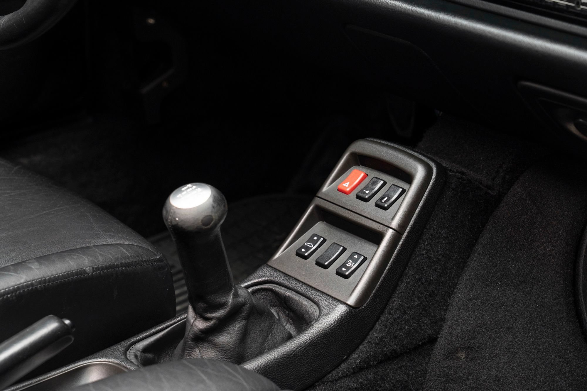 Used 1996 Porsche 911 Carrera 4S AWD/4WD image 33