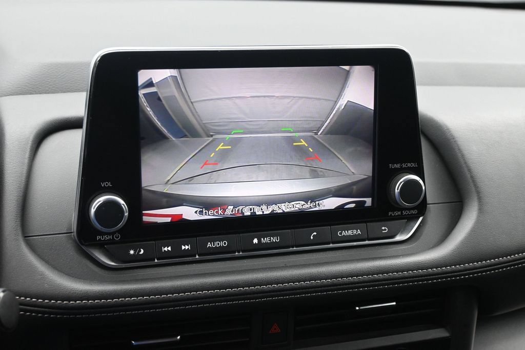 Used 2025 Nissan Rogue SV AWD/4WD image 16