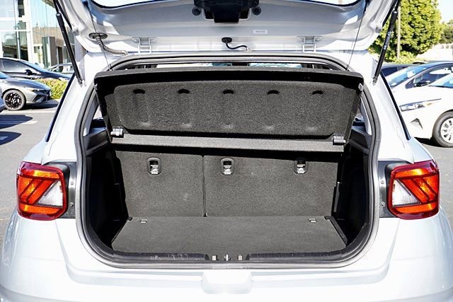 Used 2021 Hyundai Venue SEL FWD image 13