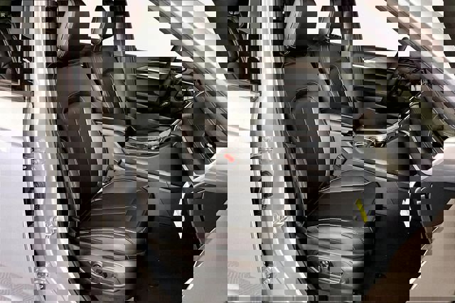 New 2025 Jeep Grand Cherokee Limited w/ Black Appearance Package image 12