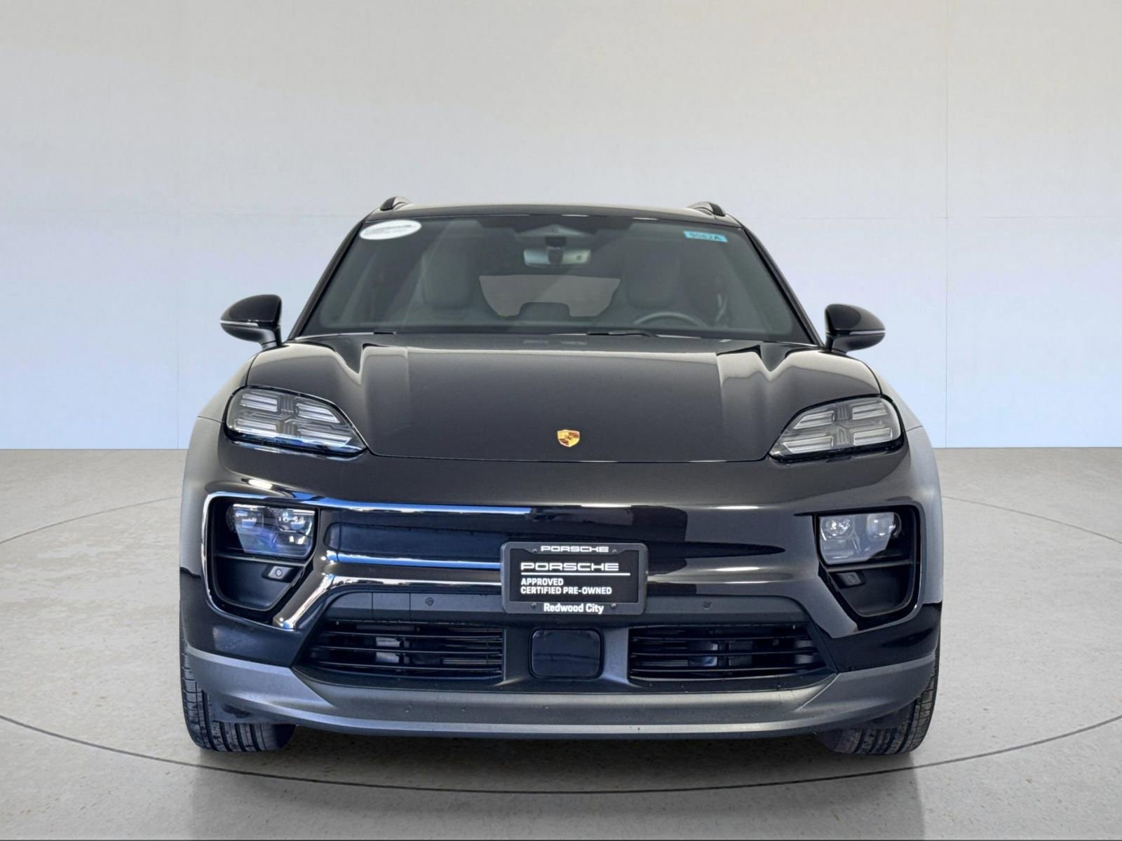 Certified 2025 Porsche Macan Electric image 11
