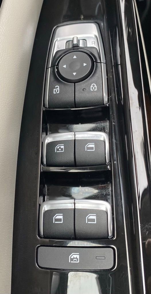 Certified 2023 Kia Carnival EX image 30