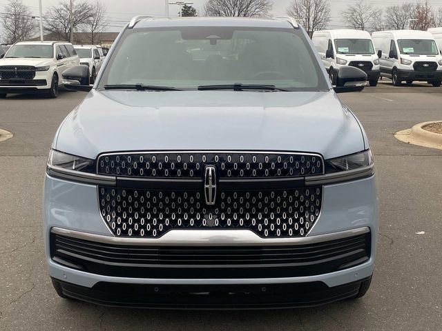 New 2026 Lincoln Navigator L Reserve AWD/4WD image 2