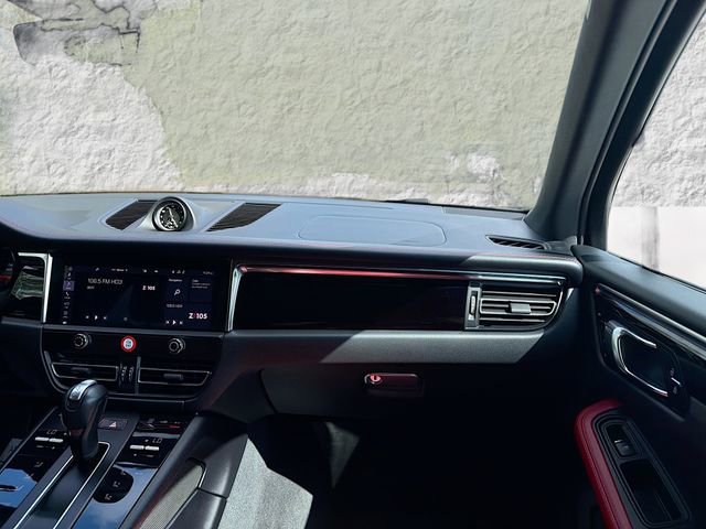 Used 2024 Porsche Macan S image 18