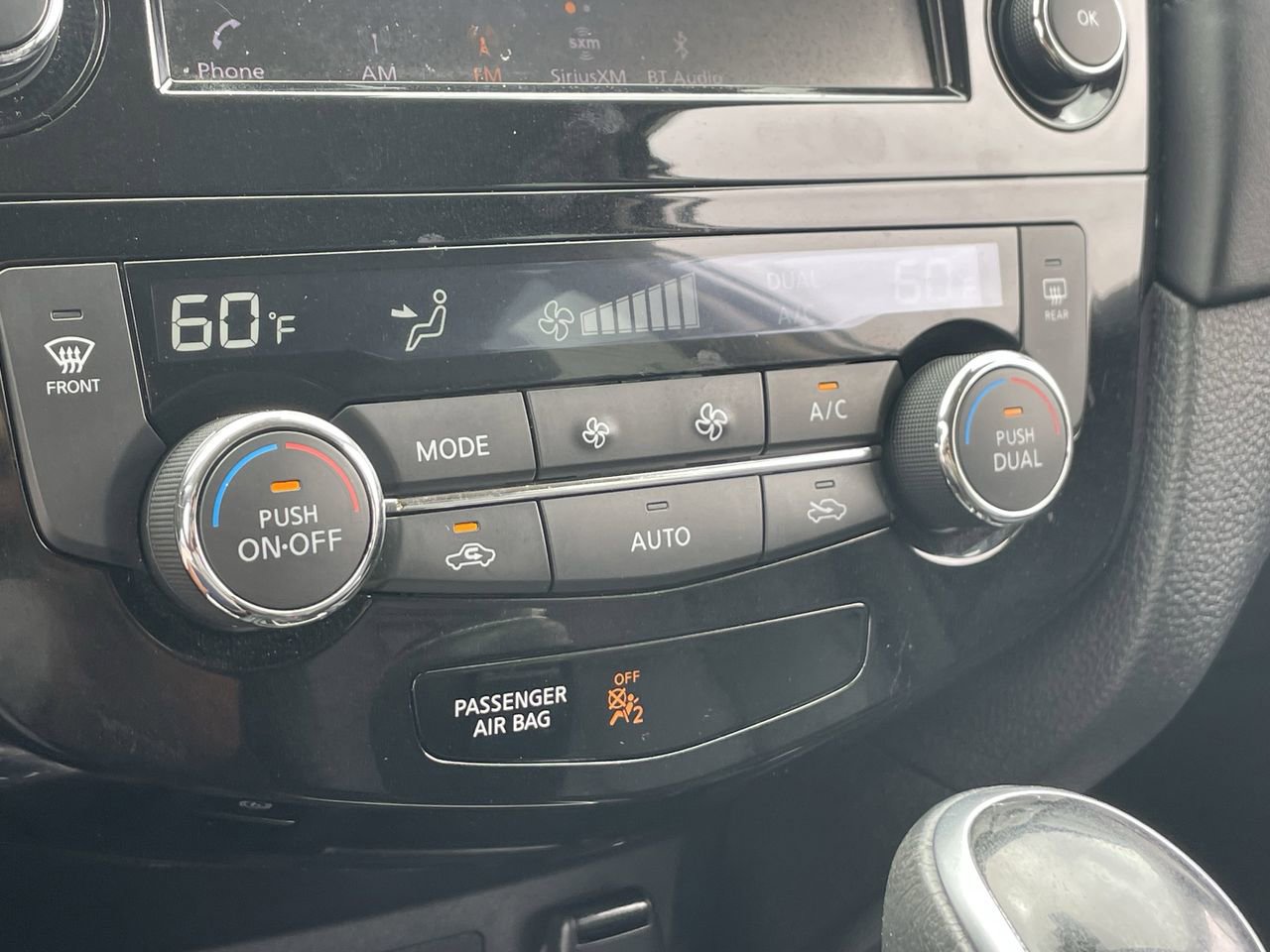 Used 2019 Nissan Rogue SL w/ Premium Package image 28