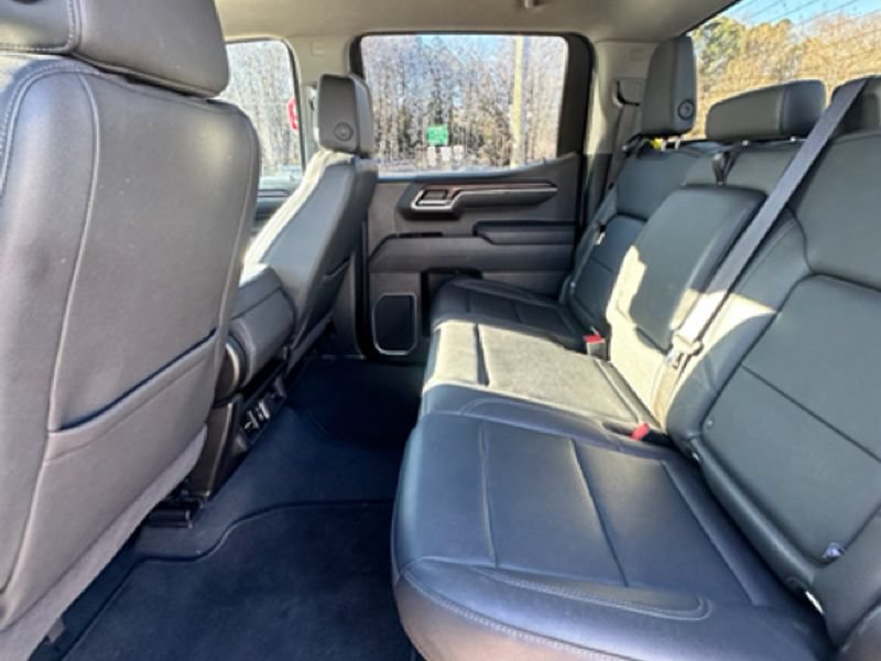 Used 2025 GMC Sierra 1500 SLT AWD/4WD image 15