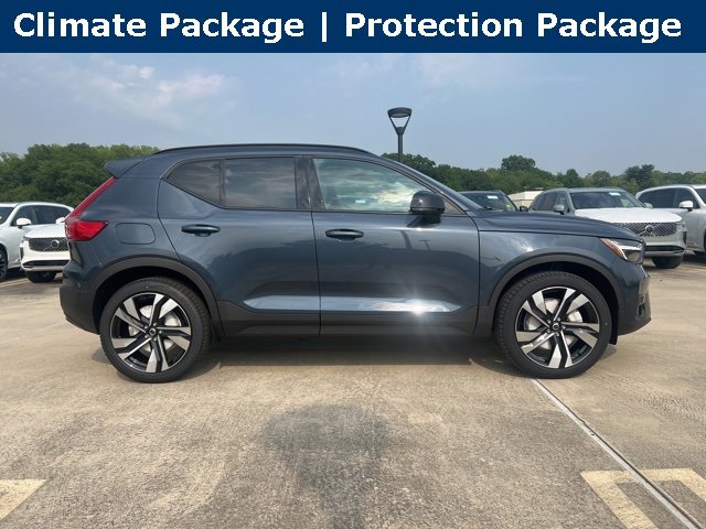 New 2026 Volvo XC40 B5 Ultra w/ Climate Package image 9