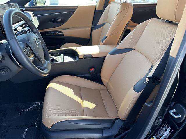 Certified 2025 Lexus ES 300h w/ Premium Package image 11