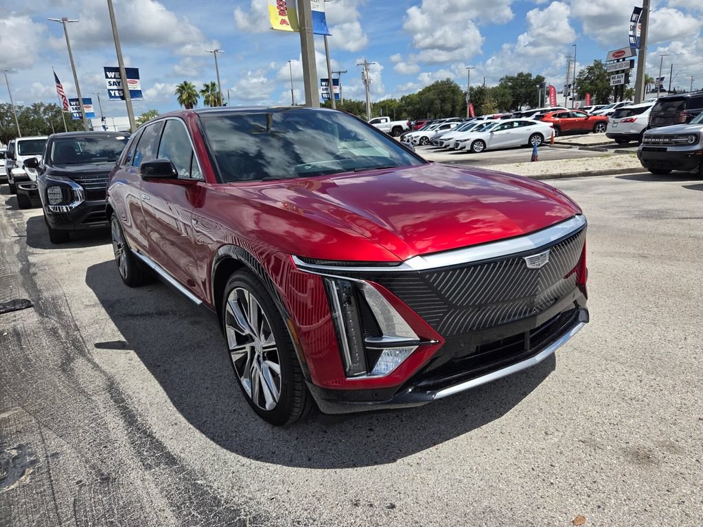 Used 2024 Cadillac Lyriq Luxury w/ LPO, Floor Liner Package AWD/4WD image 4