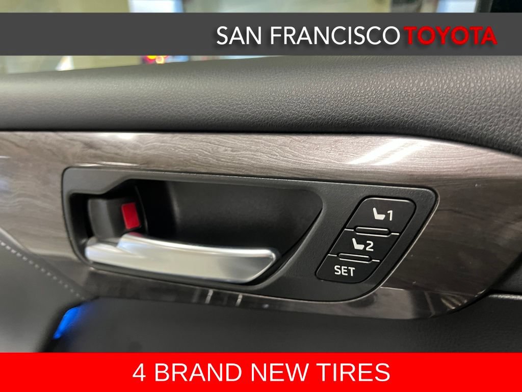 Used 2022 Toyota Highlander Platinum AWD/4WD image 38