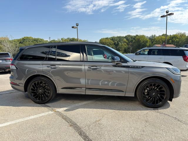 Used 2025 Lincoln Aviator Reserve w/ Equipment Group 201A image 8