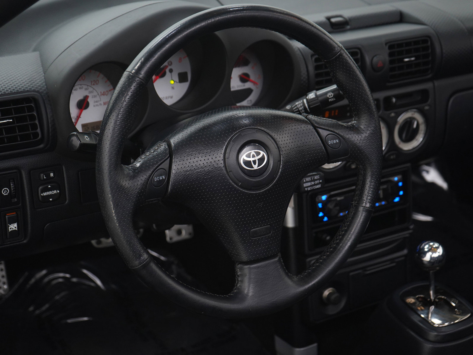 Used 2003 Toyota MR2 RWD image 18