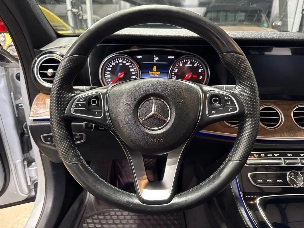 Used 2017 Mercedes-Benz E 400 4MATIC Wagon image 90