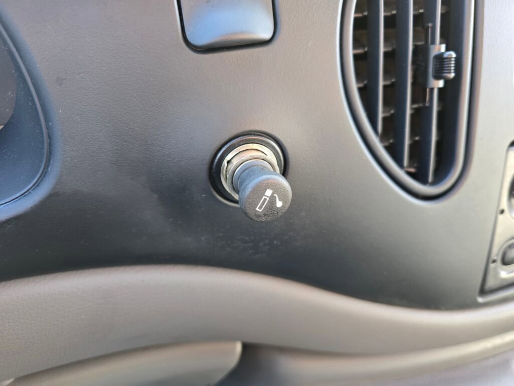 Used 2002 Ford E-250 and Econoline 250 E-250 image 24