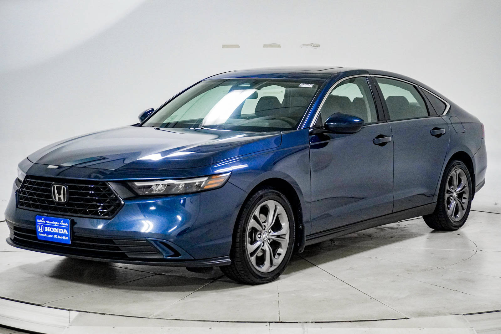 Used 2024 Honda Accord EX image 3