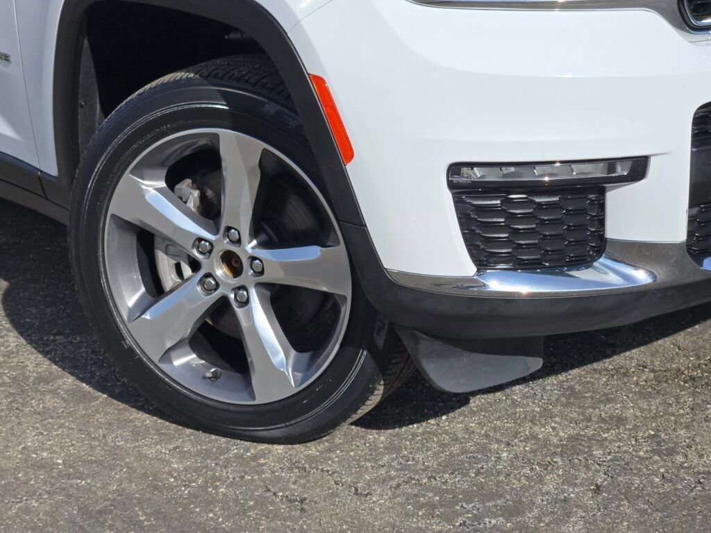 Certified 2022 Jeep Grand Cherokee L Limited AWD/4WD image 3