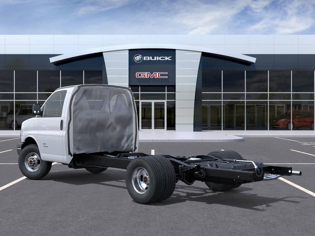 New 2026 GMC Savana 4500 w/ Ambulance Package RWD image 3
