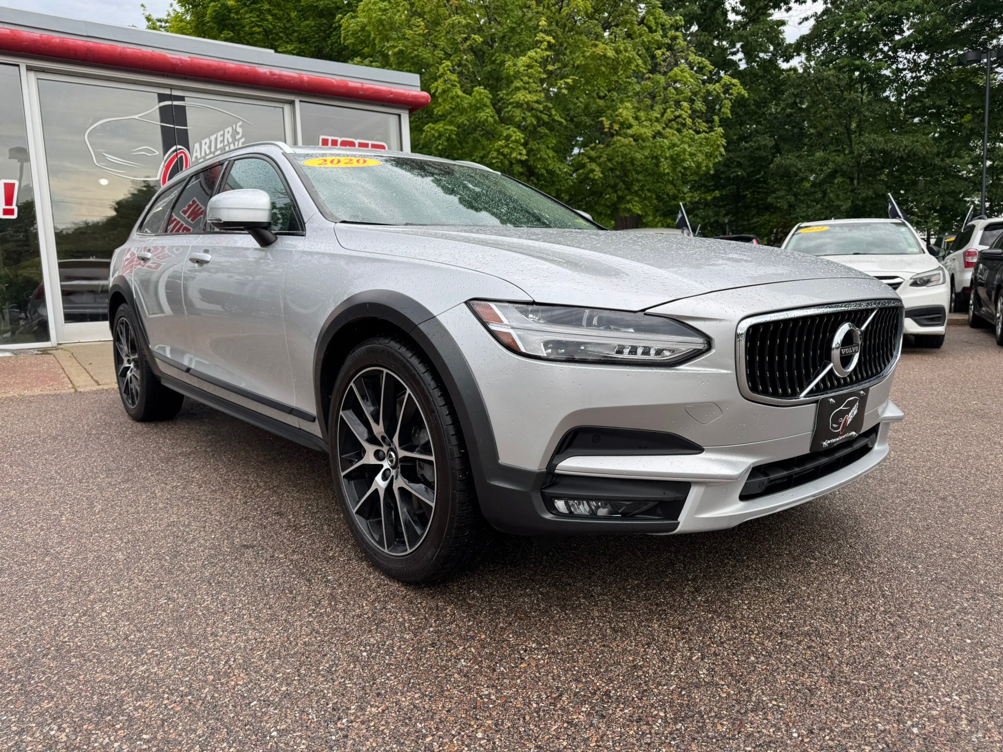 Used 2020 Volvo V90 T6 Cross Country AWD/4WD image 2