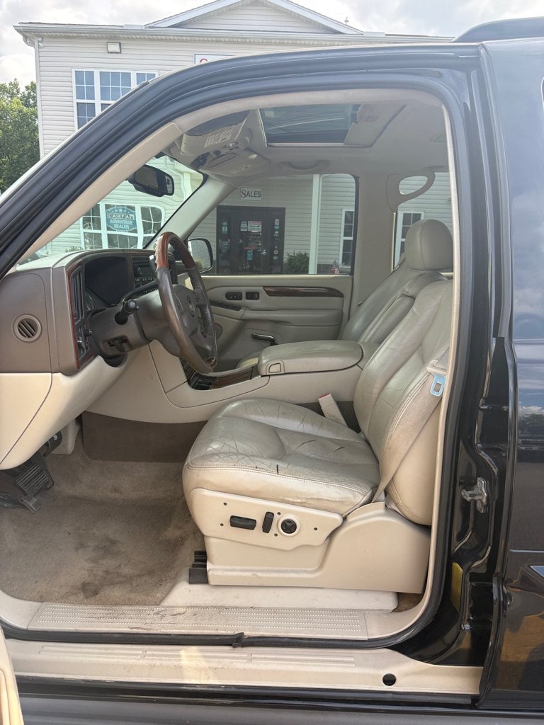Used 2005 Cadillac Escalade AWD image 9