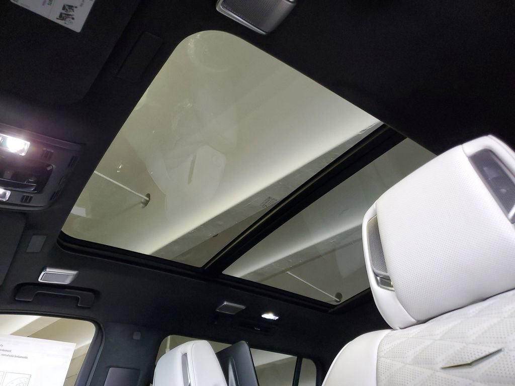 New 2026 Cadillac Escalade ESV Platinum Sport w/ LPO, ONYX Package image 18