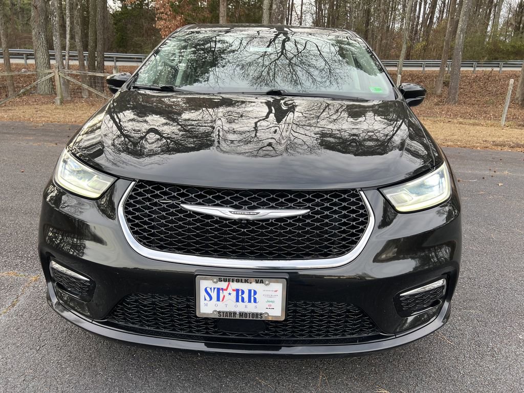 Used 2022 Chrysler Pacifica Touring-L image 8