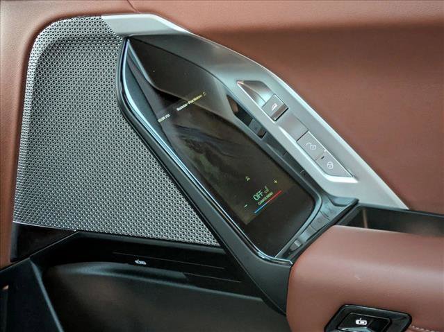 Used 2023 BMW 740i image 20