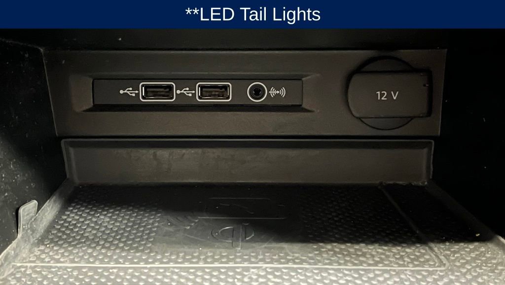 Used 2020 Volkswagen Tiguan SE w/ Panoramic Sunroof Package image 13